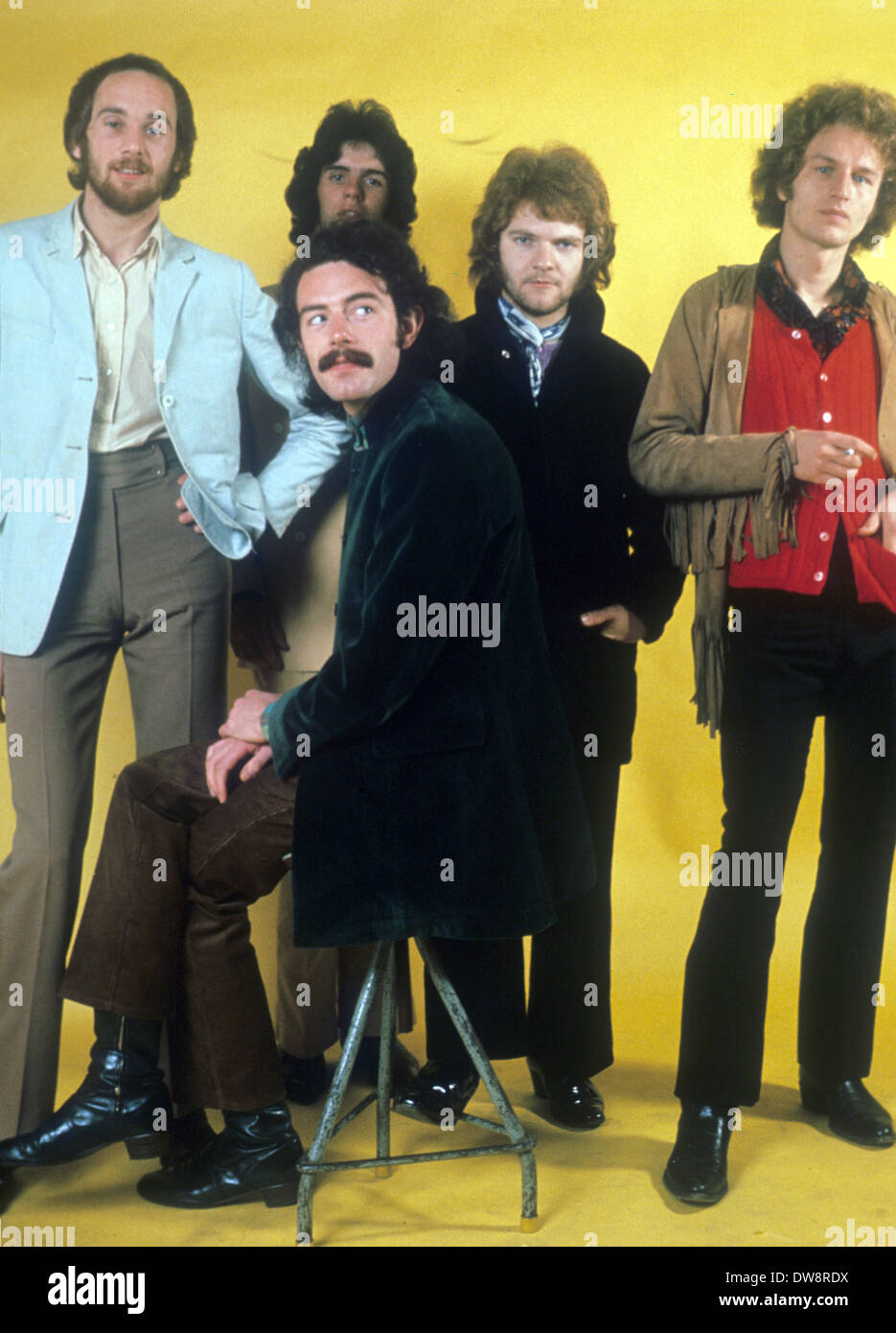 FAMILY UK rock group July 1968. From l: Rob Townsend, John Whitney, Jim King, Roger Chapman, Ric Grech seated. Photo Tony Gale Stock Photo