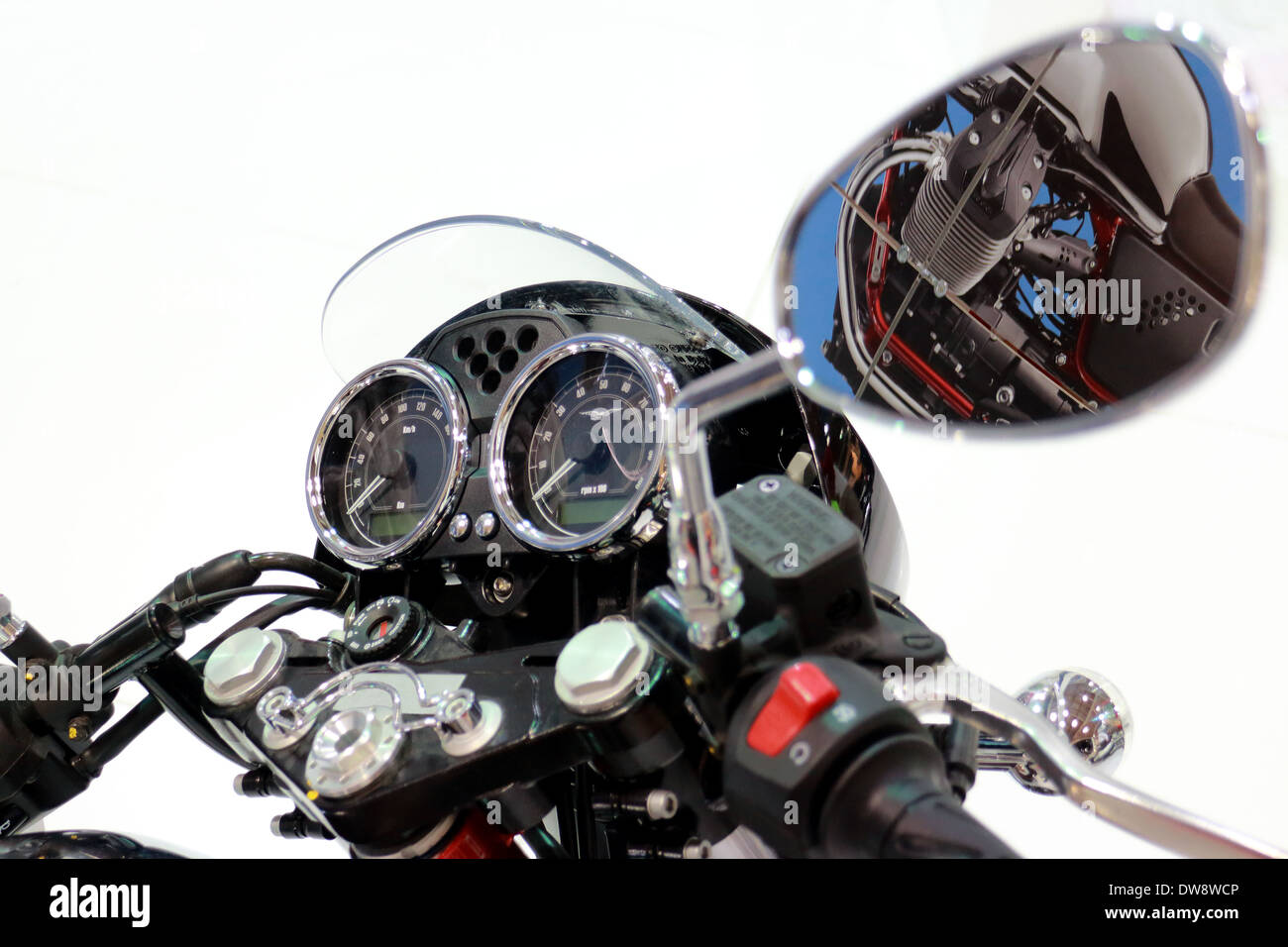 Motorcycle steering wheel hires stock photography and images Alamy