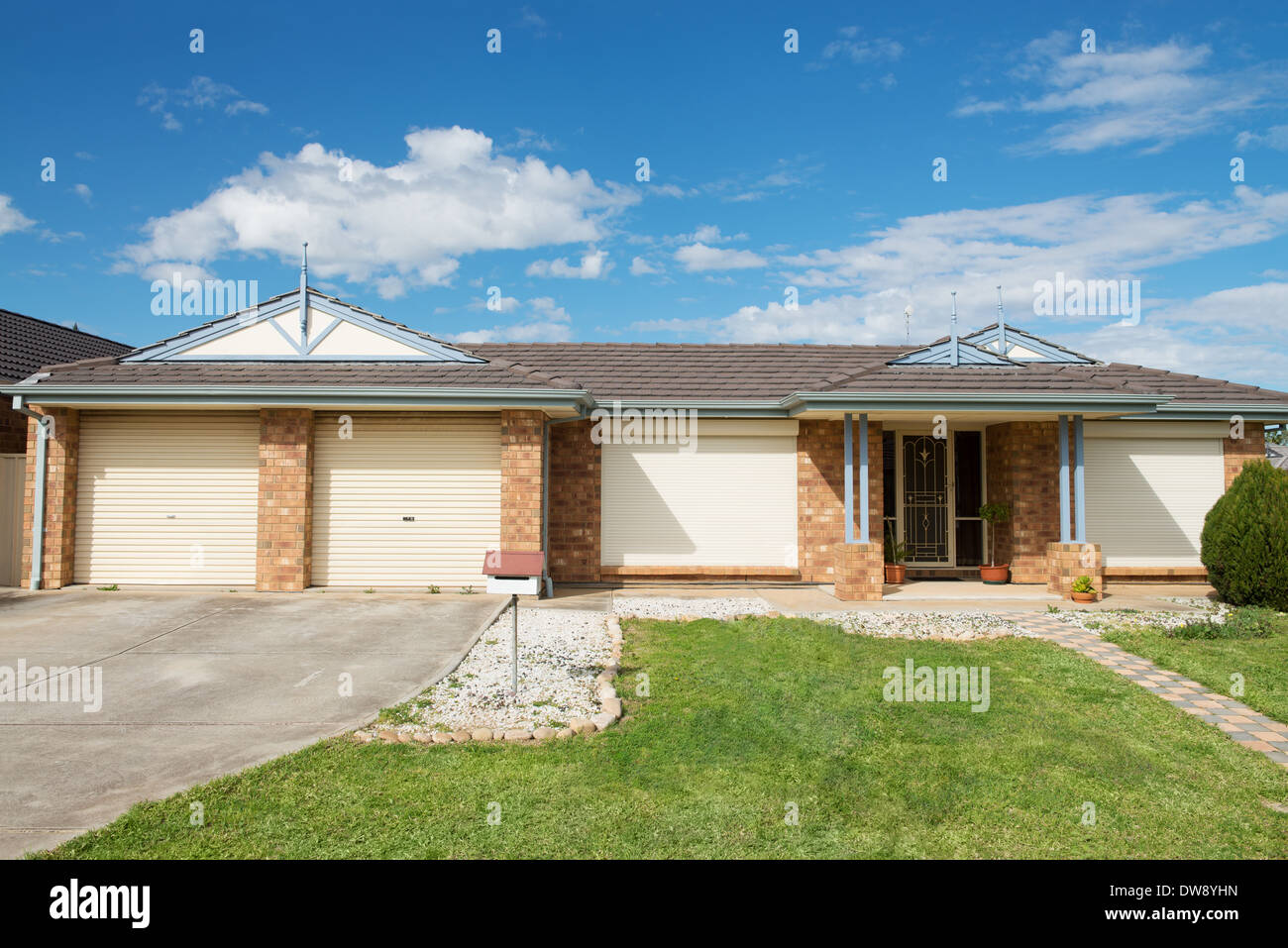 typical facade of a modern australian suburban house at noon Stock Photo Alamy