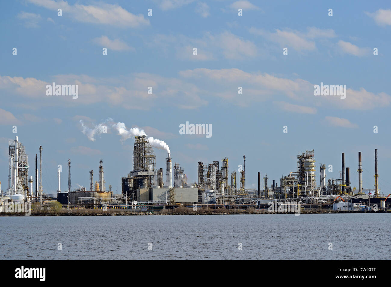 Oil refinery on the Delaware River in South Jersey Stock Photo Alamy