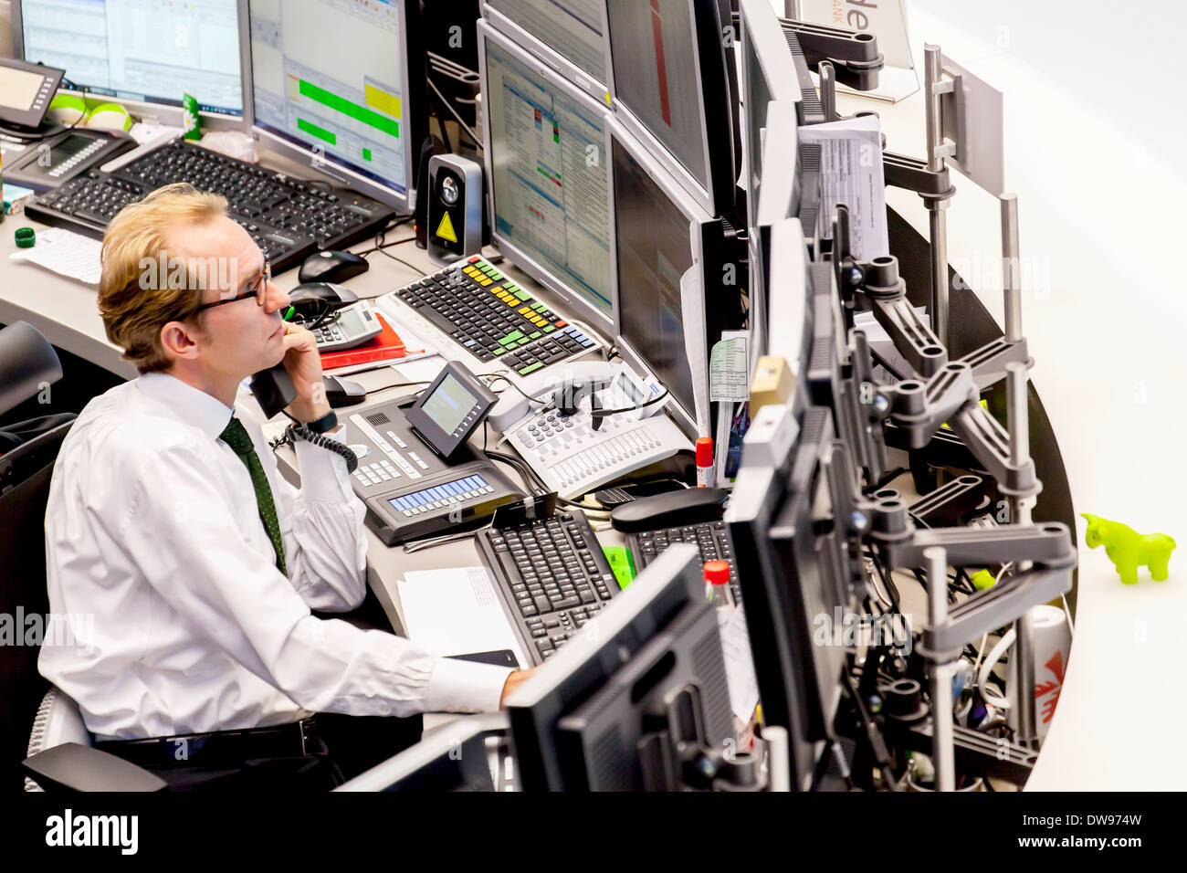 Stockbroker on the trading floor of the Frankfurt Stock Exchange, Deutsche Börse AG, Frankfurt am Main, Hesse, Germany Stock Photo