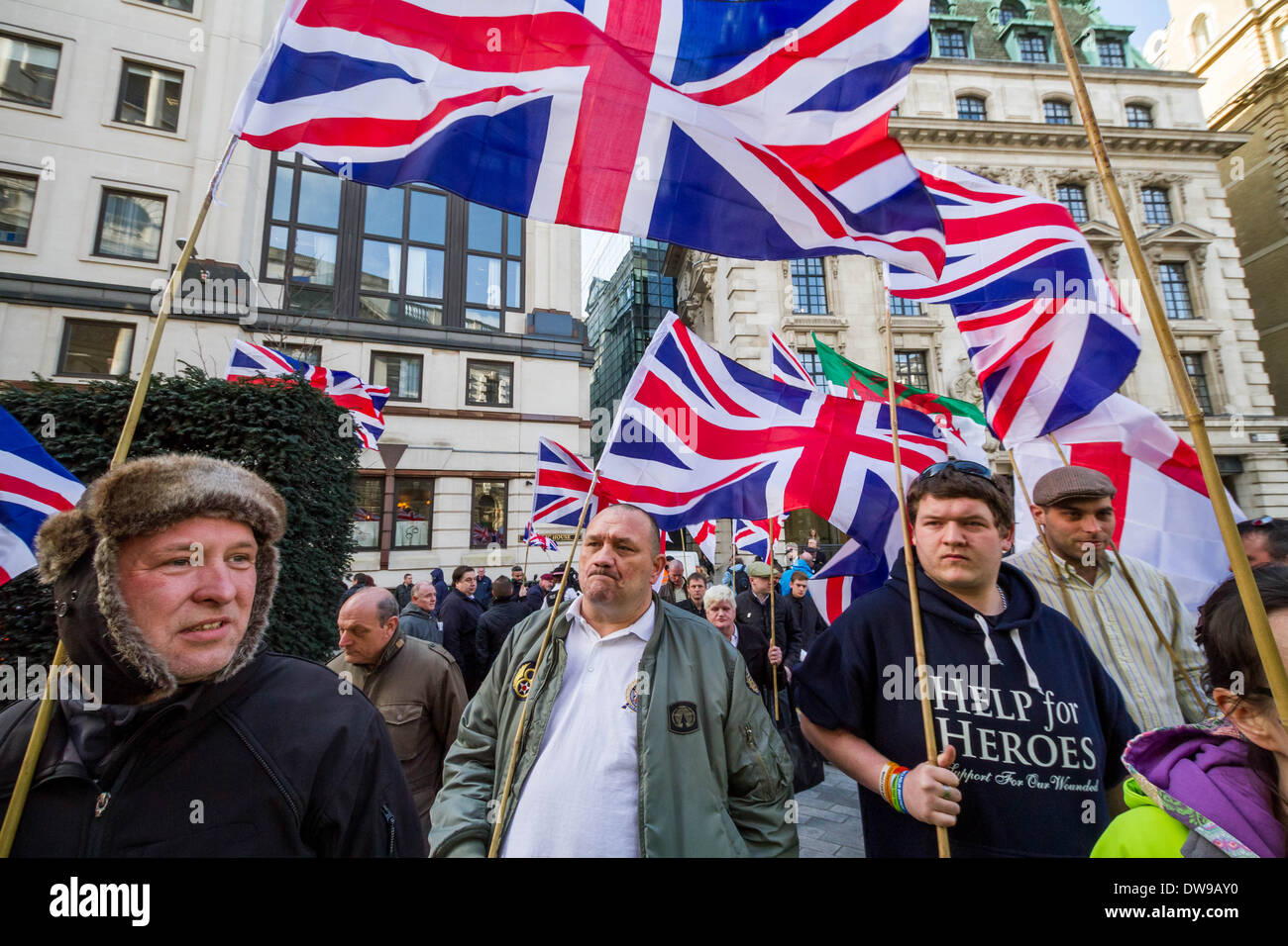 British Far-Right Nationalist groups outside Old Bailey court in London ...