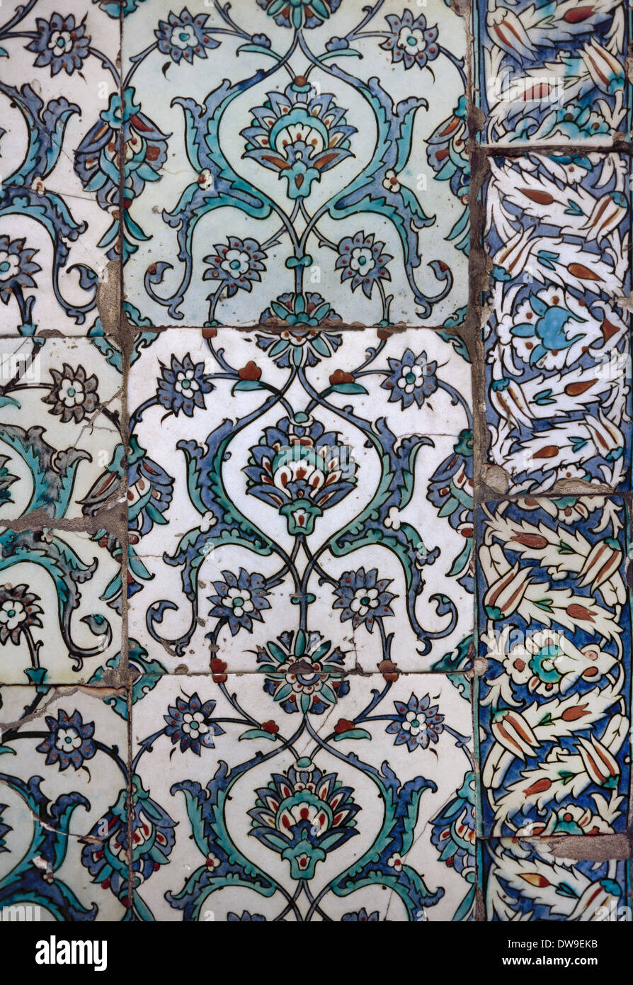 Turkey. Istanbul. Topkapi Palace. Detail of glazed pottery that decorates the walls, made by potters of Iznik. Stock Photo