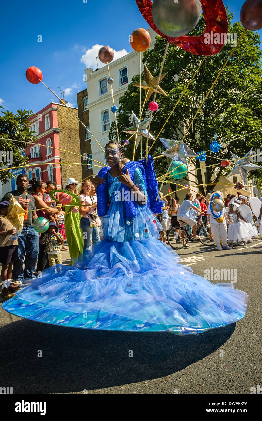 Notting hill carnival dancing to camera hi-res stock photography and ...