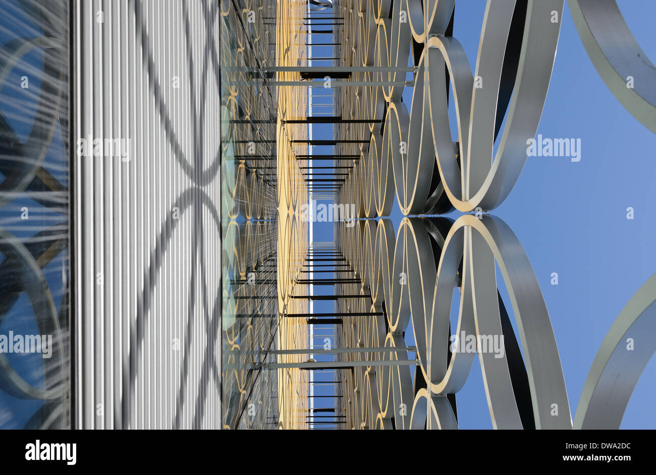 Birmingham library cladding hi-res stock photography and images - Alamy