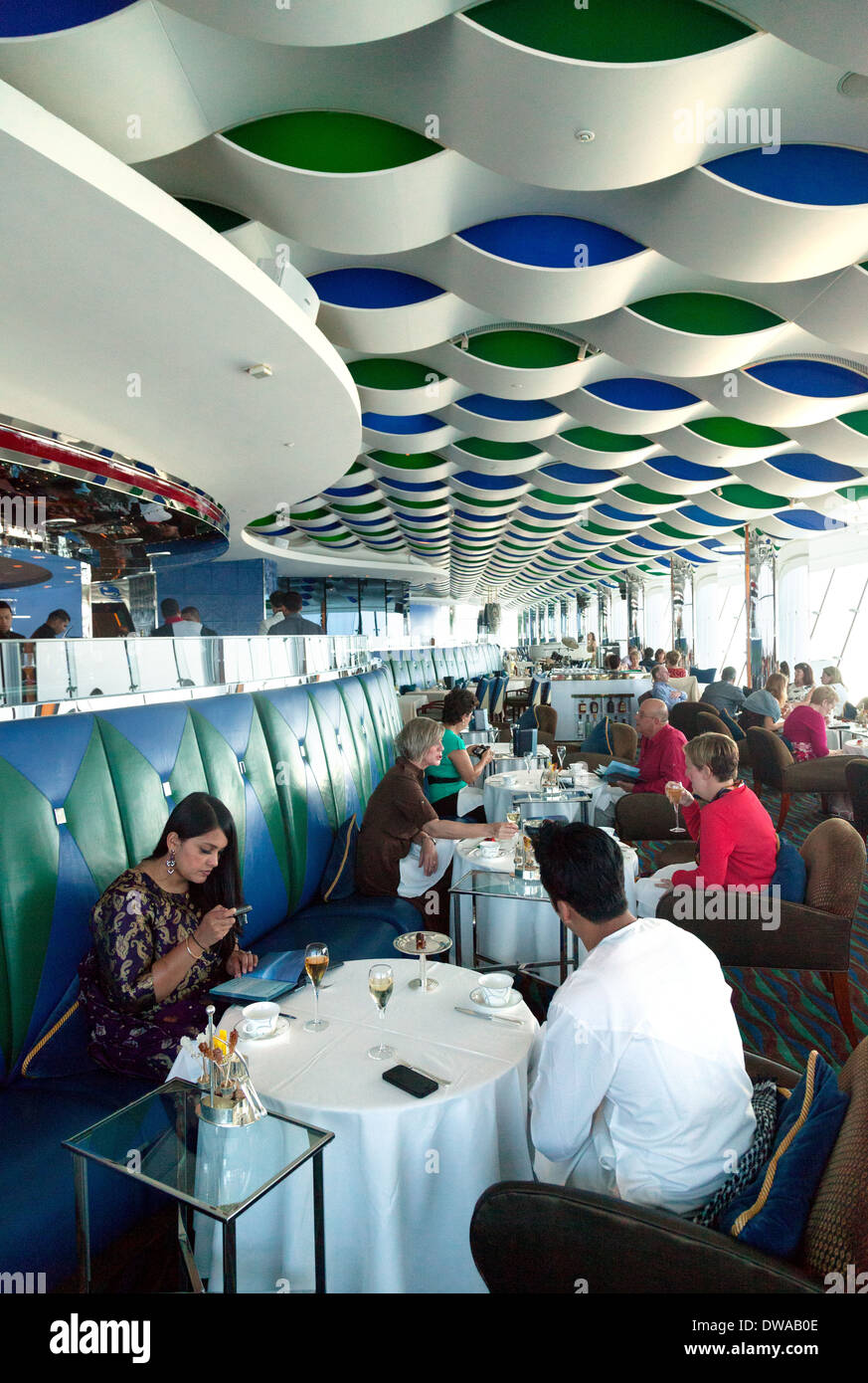 Burj al Arab Hotel interior, 7 star luxury hotel, the Skyview Bar ...