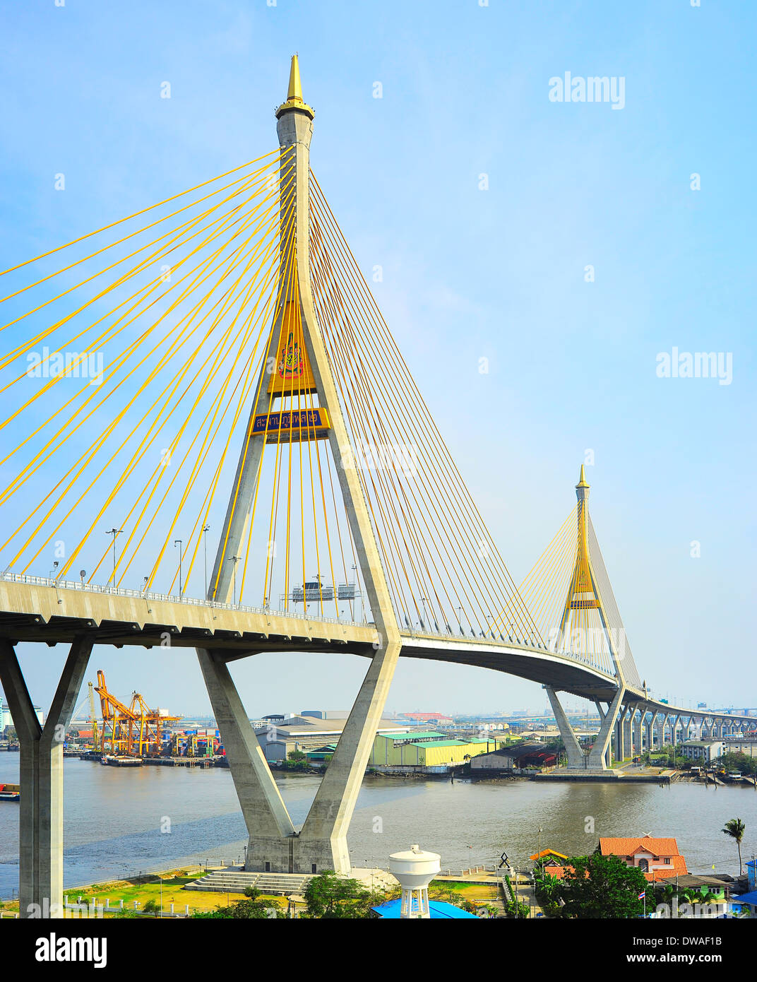 Photorealistic visualization: The cross-cantilever bridge over the Ring...  | Download Scientific Diagram