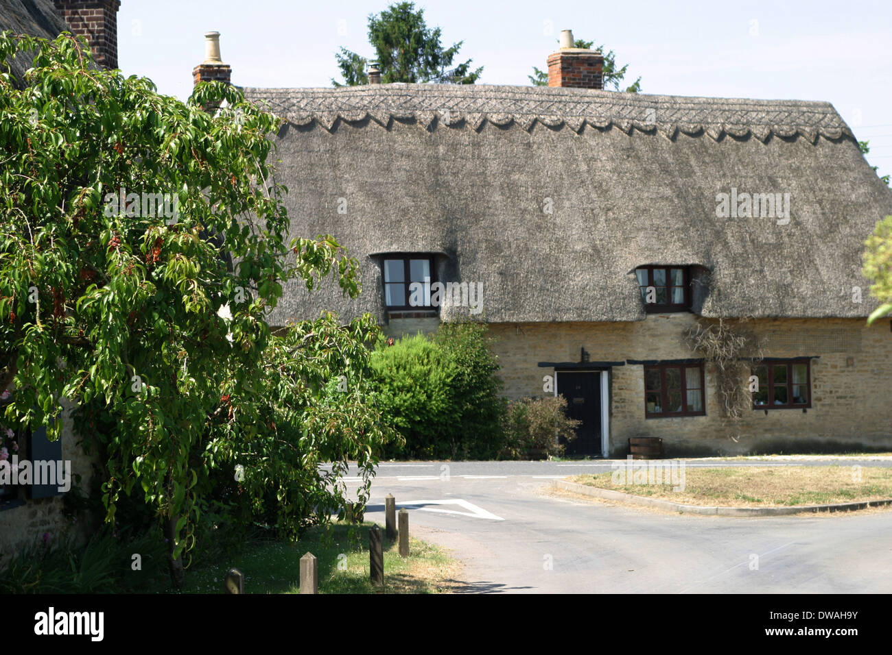 Thatched cottages in the village of Stanton Harcourt, Oxfordshire Stock