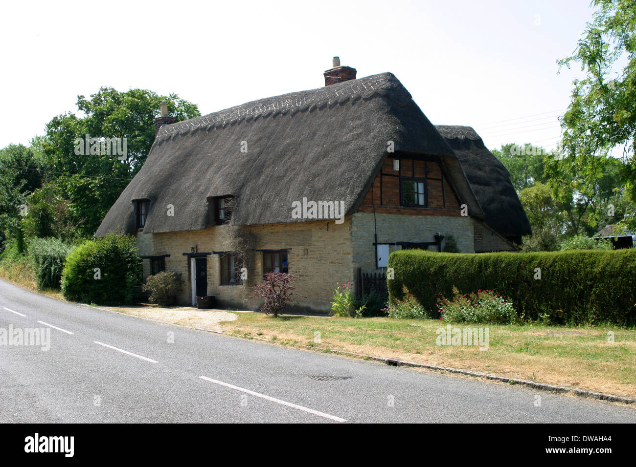 Thatched cottages in the village of Stanton Harcourt, Oxfordshire Stock
