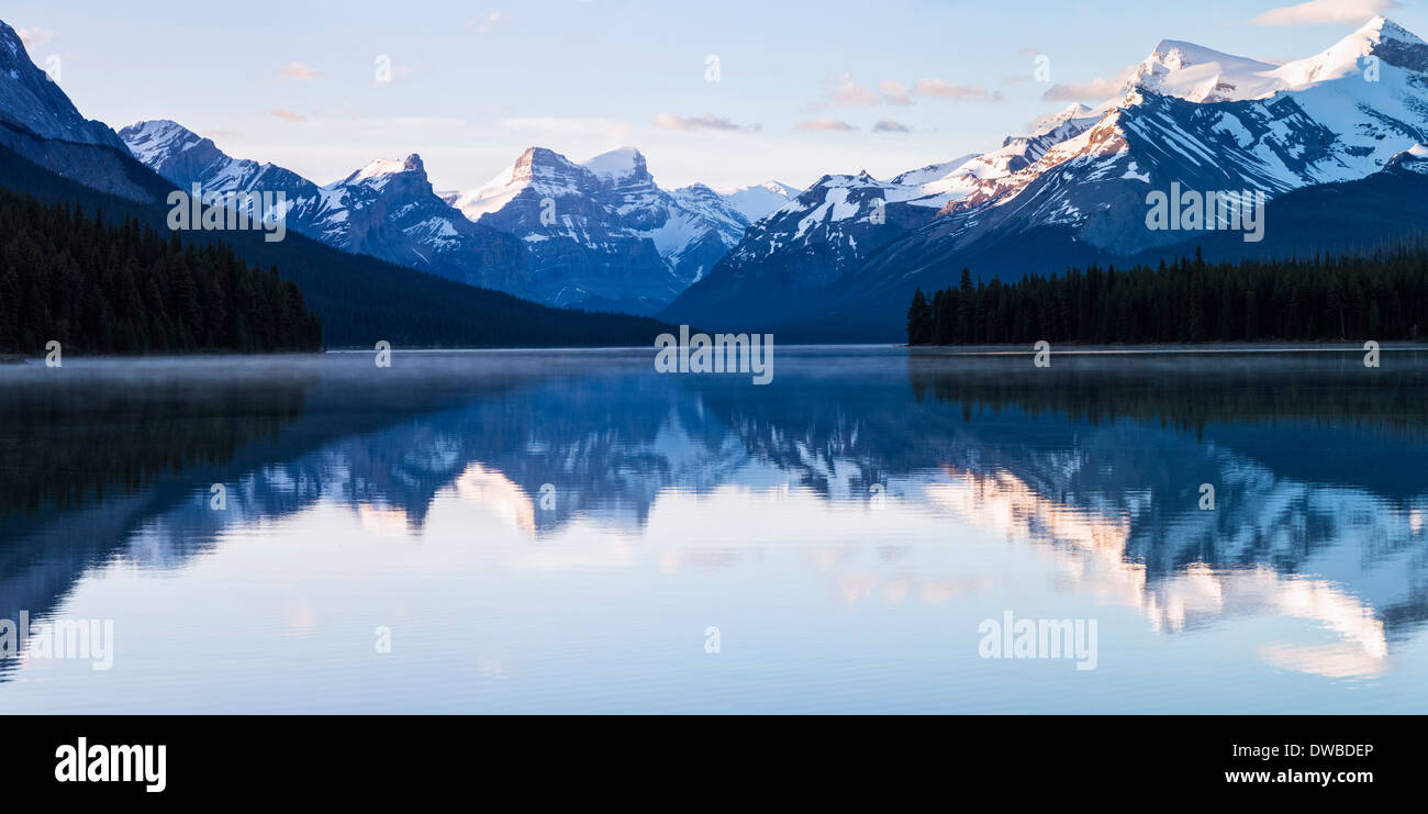 Canada, Alberta, Jasper National Park, Maligne Mountain, Maligne Lake