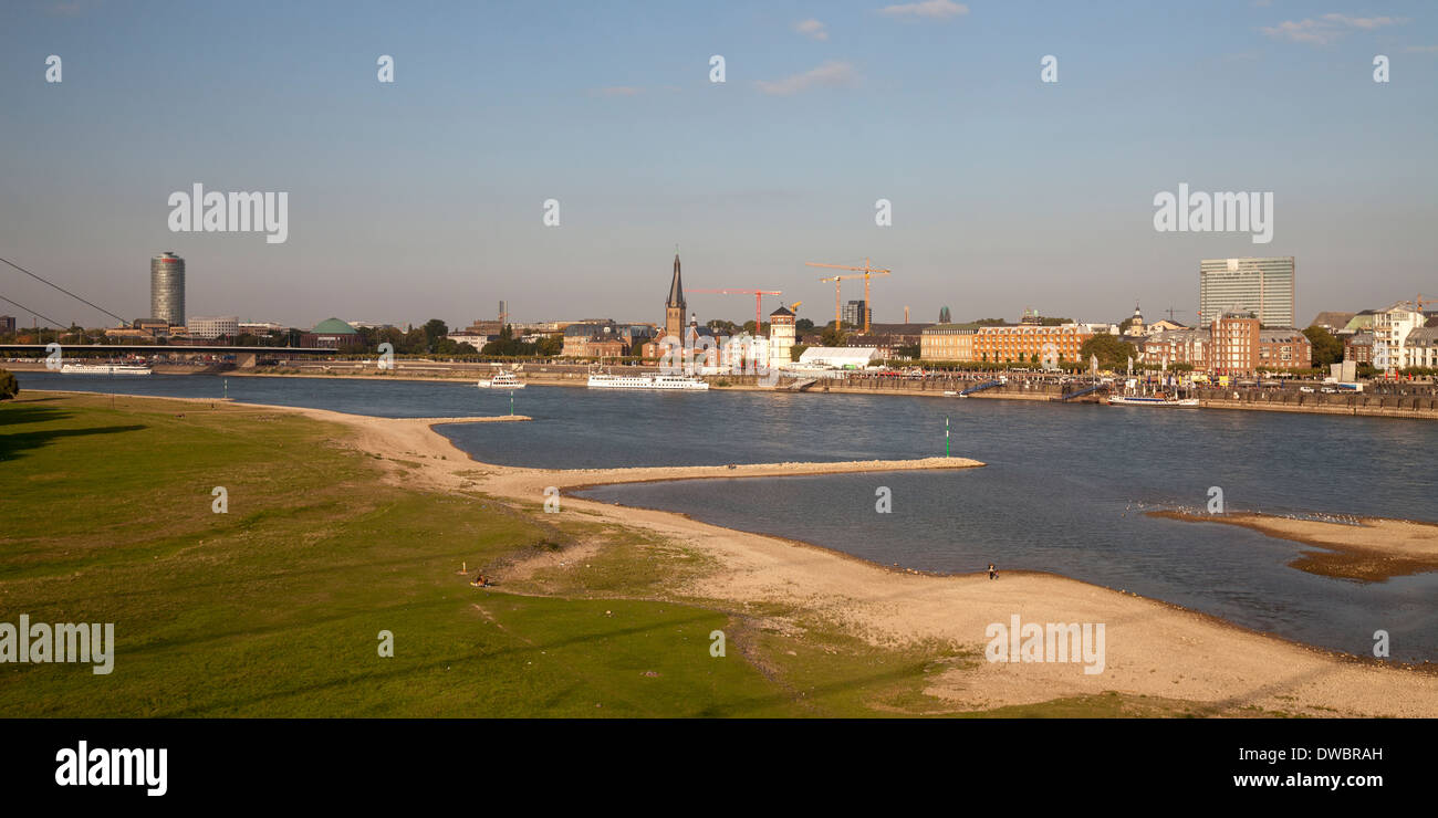Germany, North Rhine-Westphalia, Duesseldorf, Rhine riverbank with  Lambertus Church and Castle Tower Stock Photo
