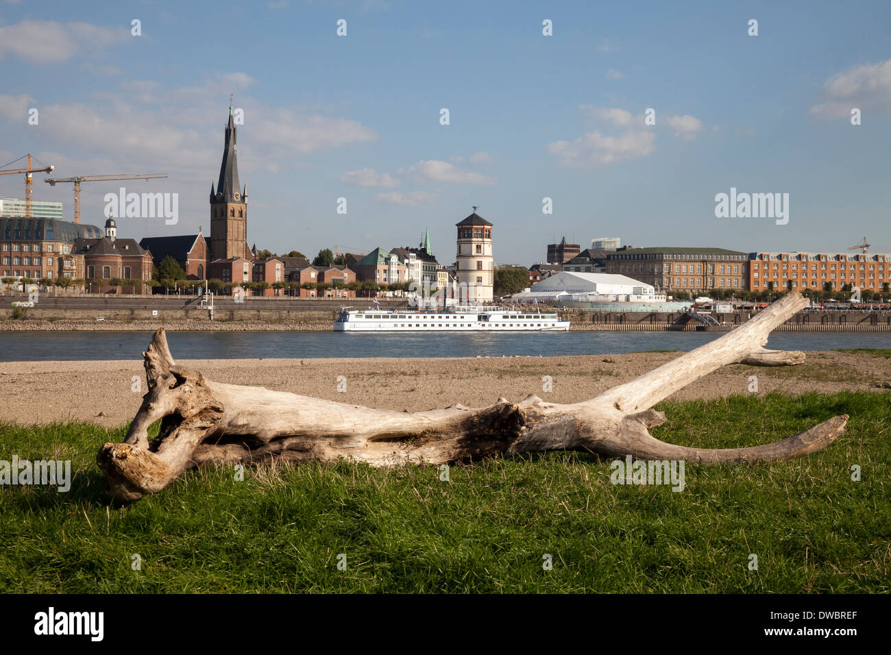 Germany, North Rhine-Westphalia, Duesseldorf, Rhine promenade with Castle Tower,  Shipping Museum and Lambertus Church Stock Photo
