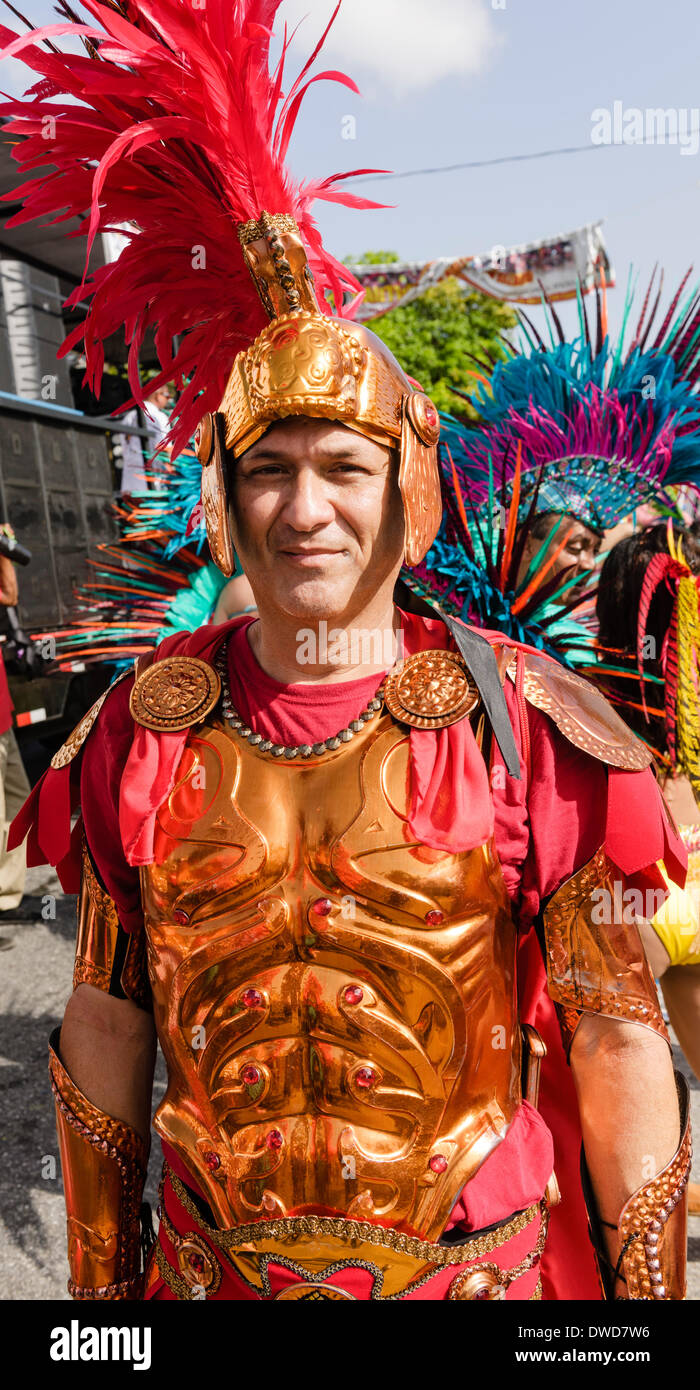 Port of Spain, Trinidad, 4th of March 2014. Masquerader in the 'Harts Carnival Mascamp' under the theme 'Of Love & War'. Credit:  Tom Arne Hanslien/Alamy Live News Stock Photo