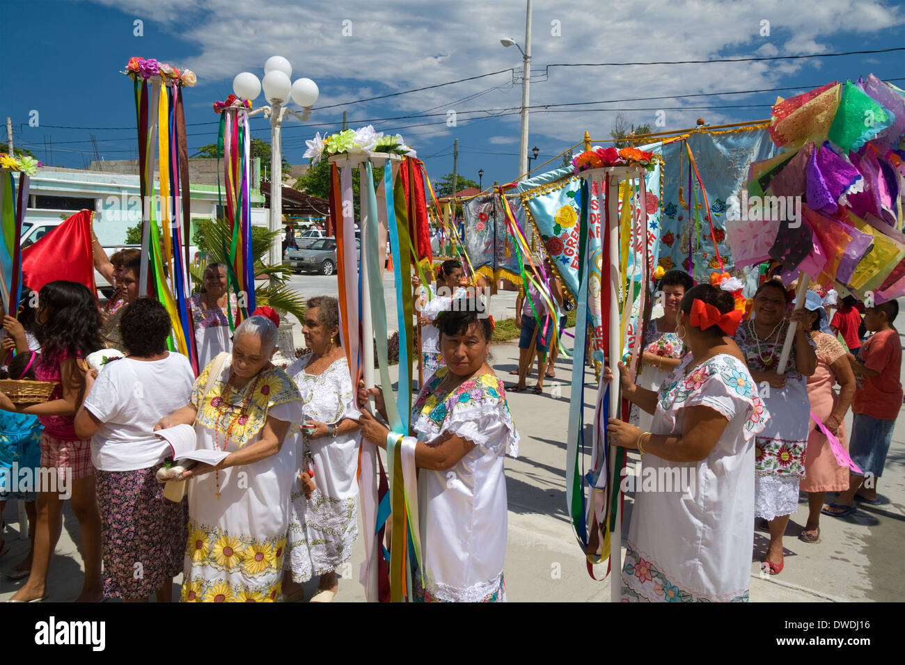 Indigenous people mexico hires stock photography and images Alamy