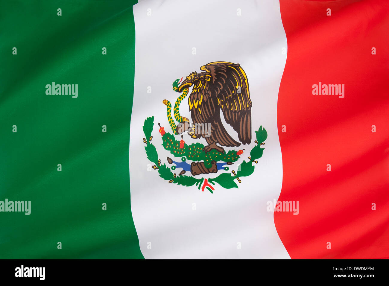 Mexican flag eagle hi-res stock photography and images - Alamy