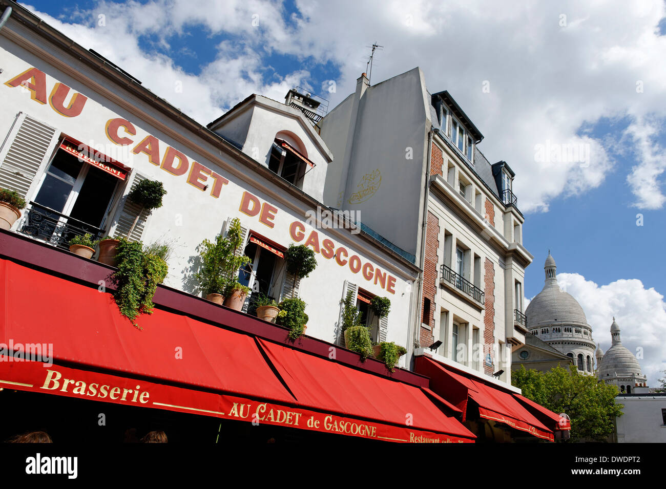 France, Paris, 18th arrondissement, Montmartre, view to Place du Tertre in front of Sacre Coeur Stock Photo