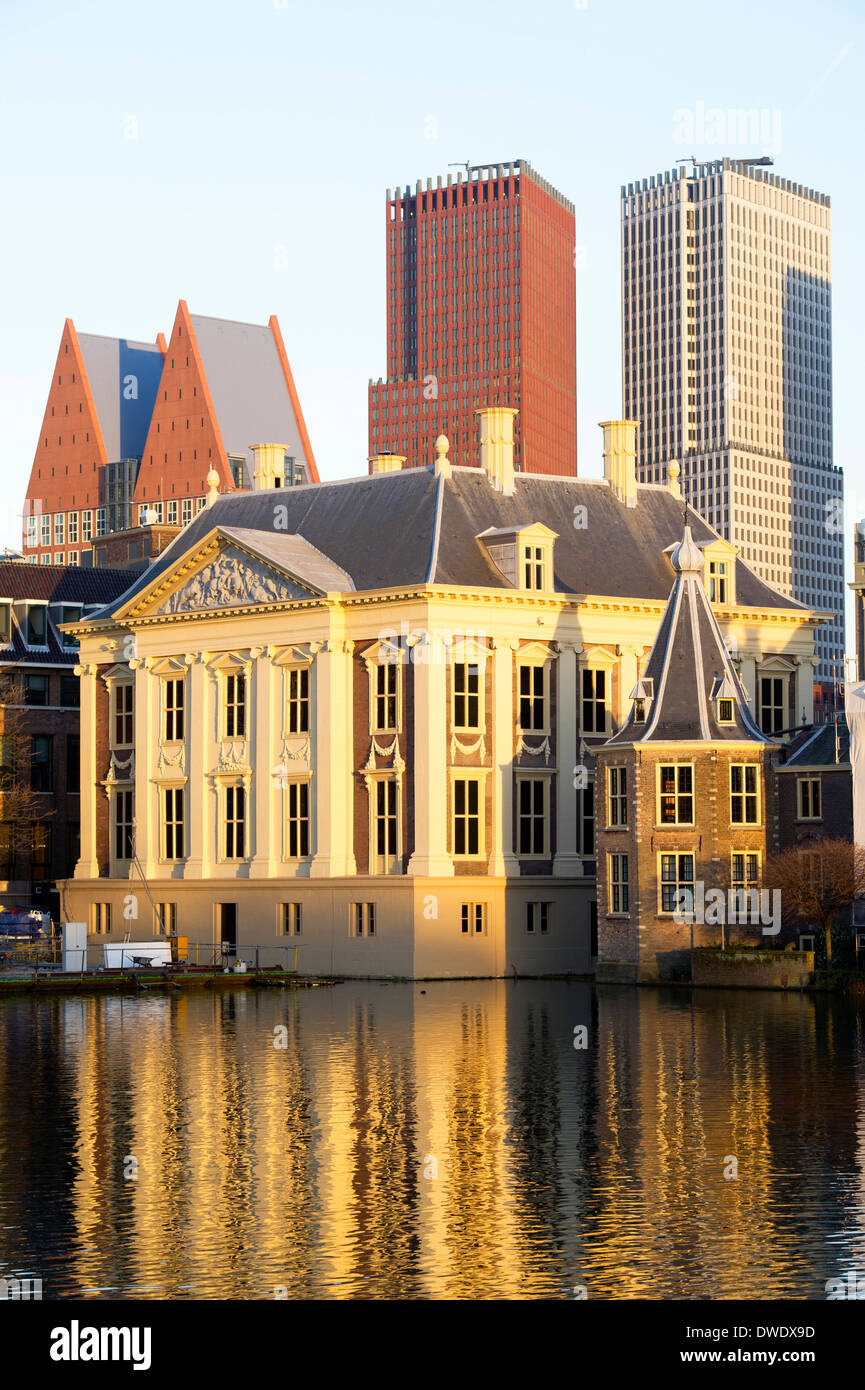Holland-Mauritshuis with the skyline of The Hague Stock Photo