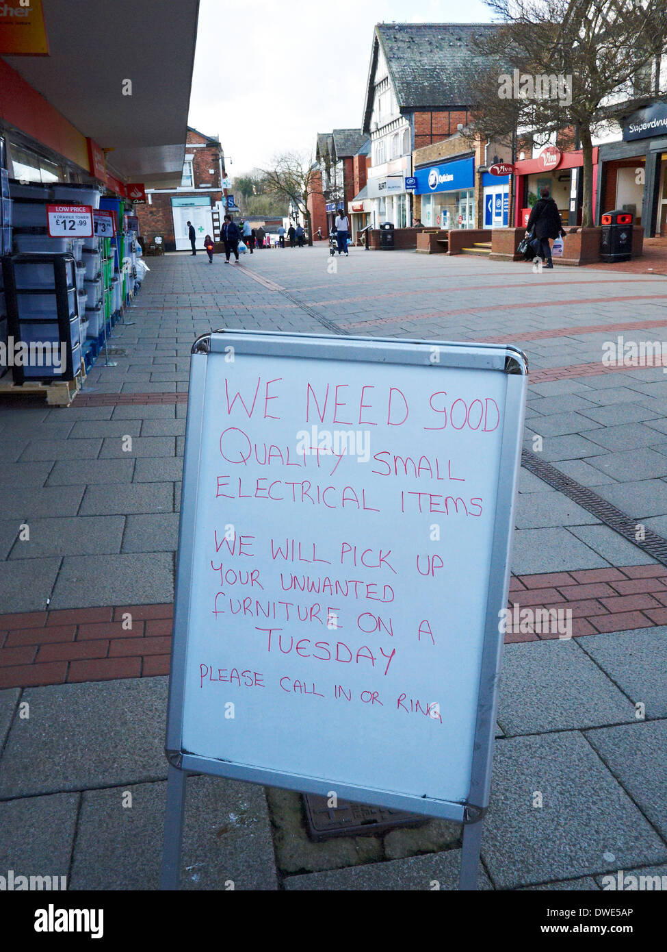 Sign outside Sue Ryder charity shop requesting donations in Northwich Cheshire UK Stock Photo