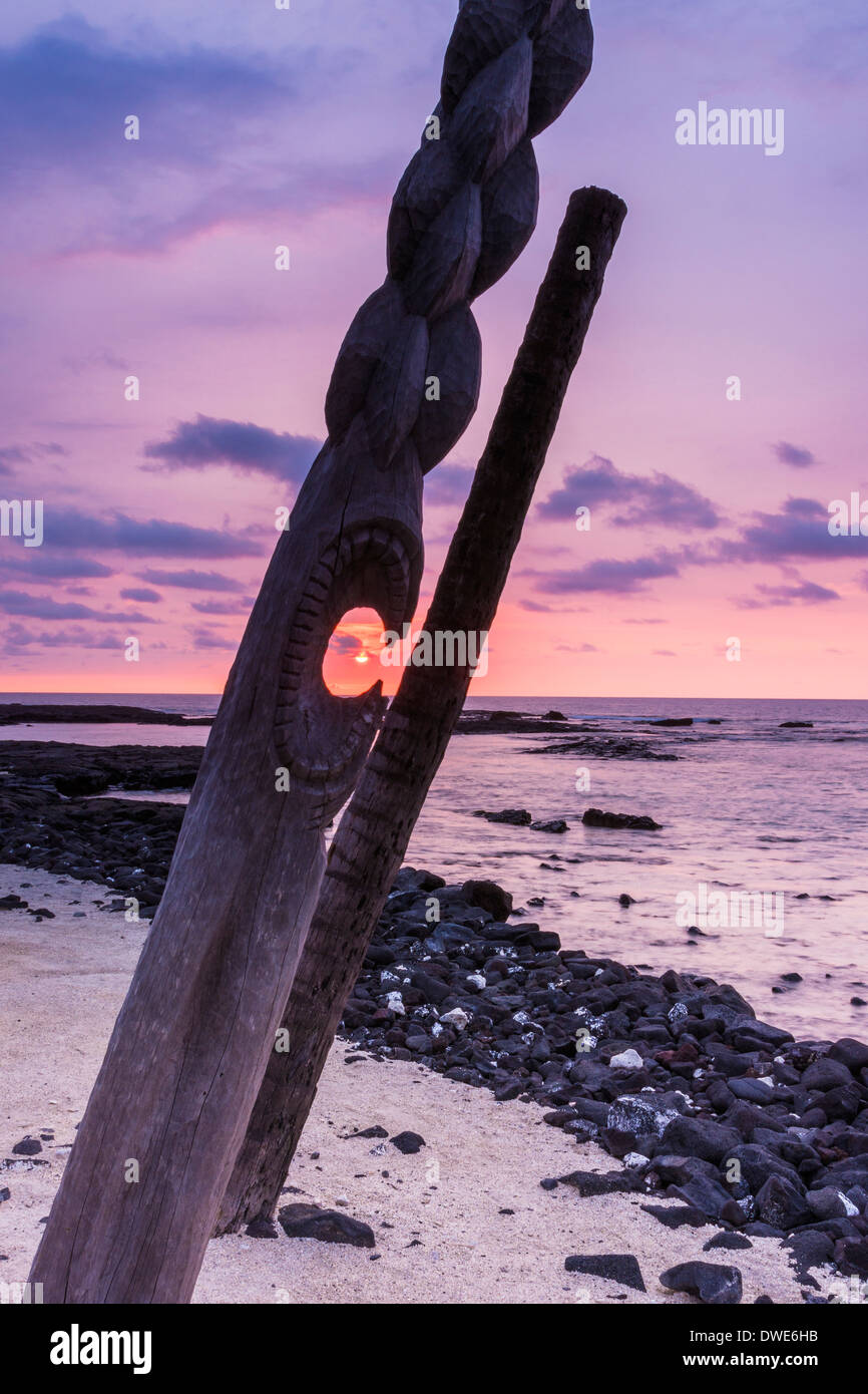 Tiki statue cook islands hi-res stock photography and images - Alamy