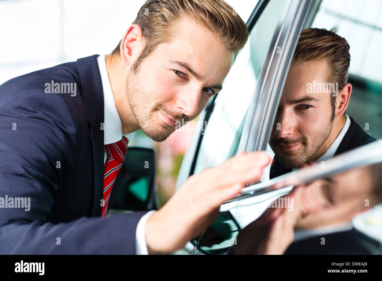 Used Car Salesman High Resolution Stock Photography And Images Alamy