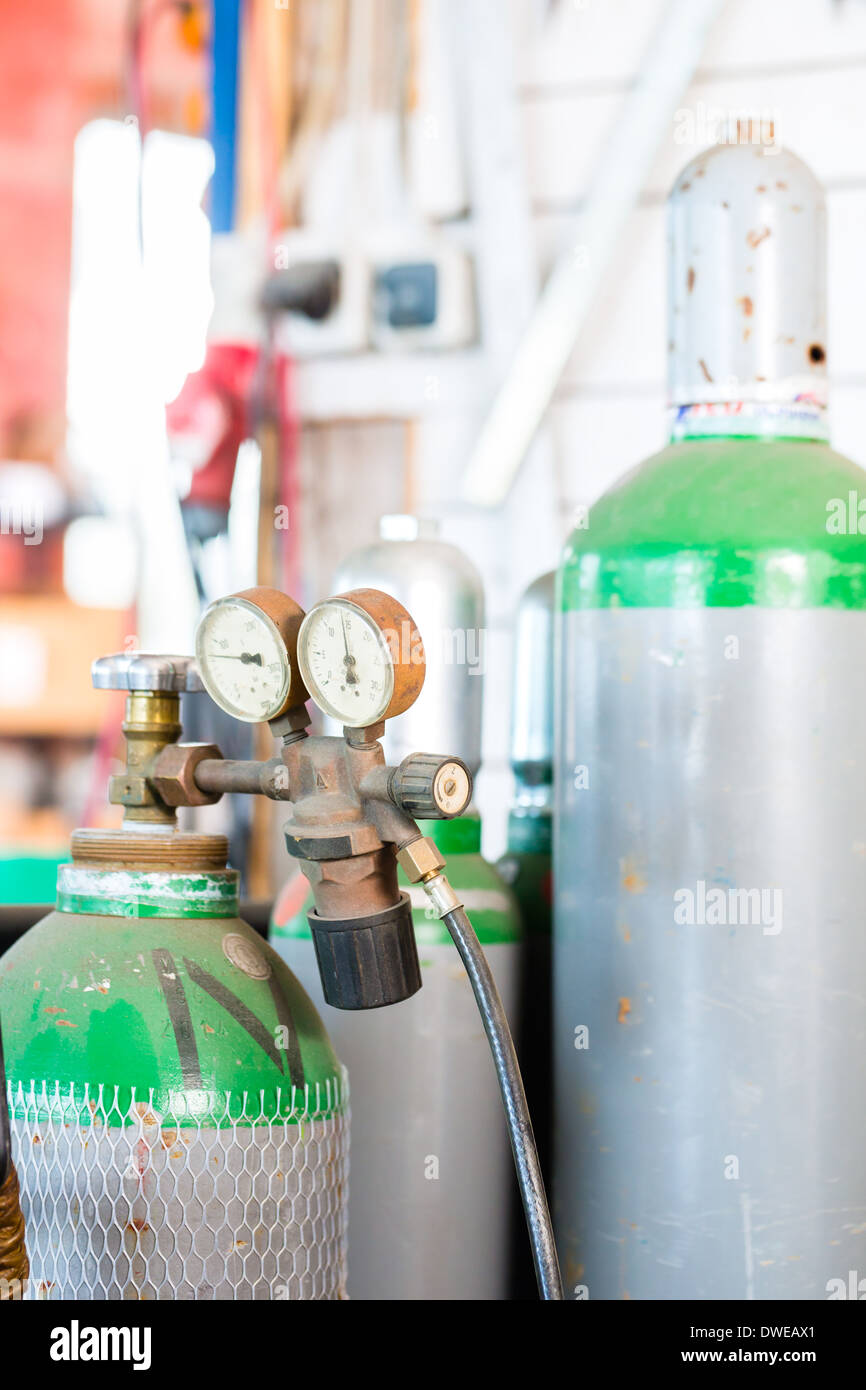 with welder oxyacetylene gas bottle with pressure measuring