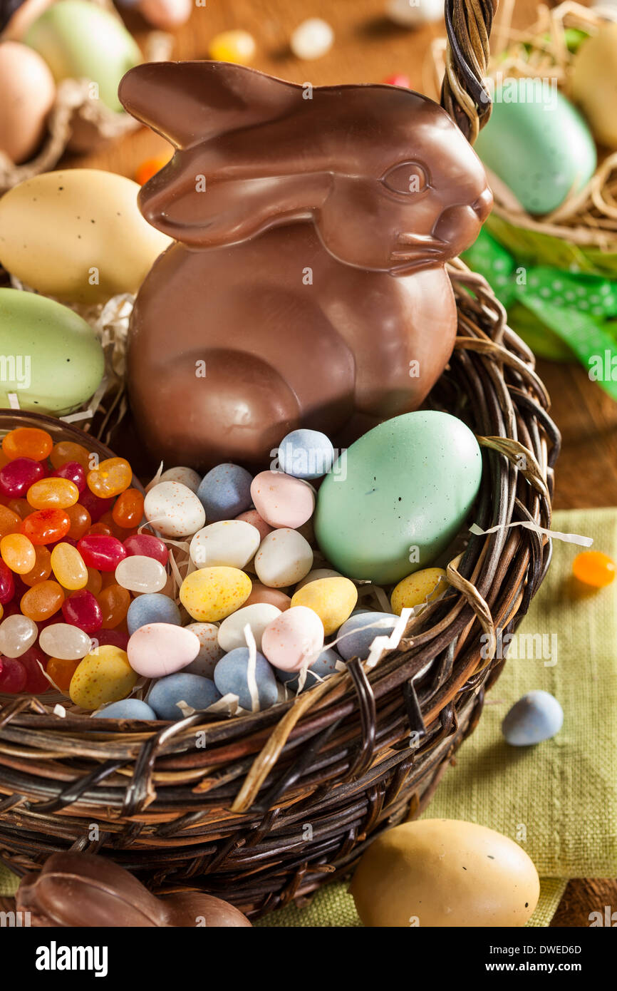 Dark chocolate easter egg hires stock photography and images Alamy