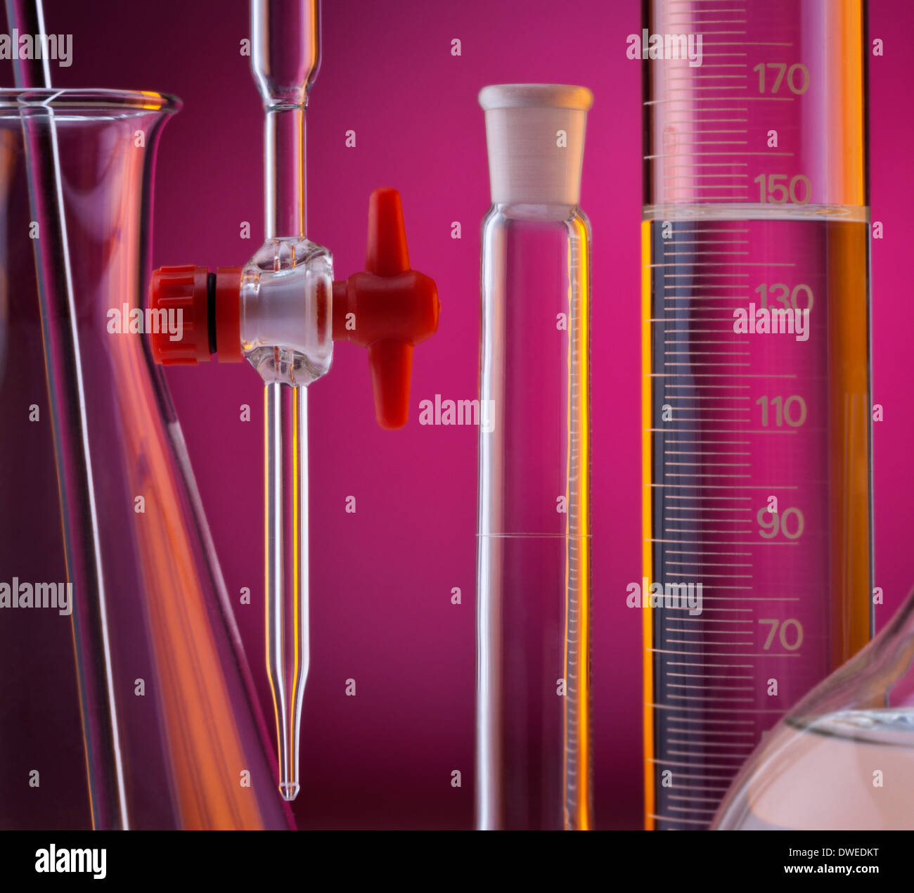 Volumetric pipette hires stock photography and images Alamy