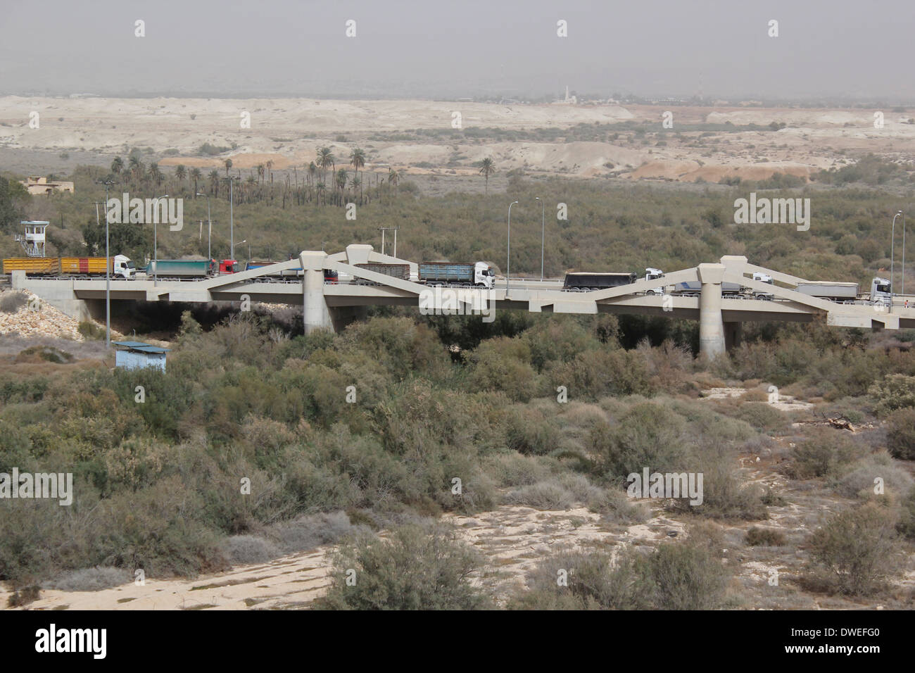 Trucks crossing Allenby also known as king Hussein bridge into Israel in  the Jordan valley Israel Stock Photo - Alamy