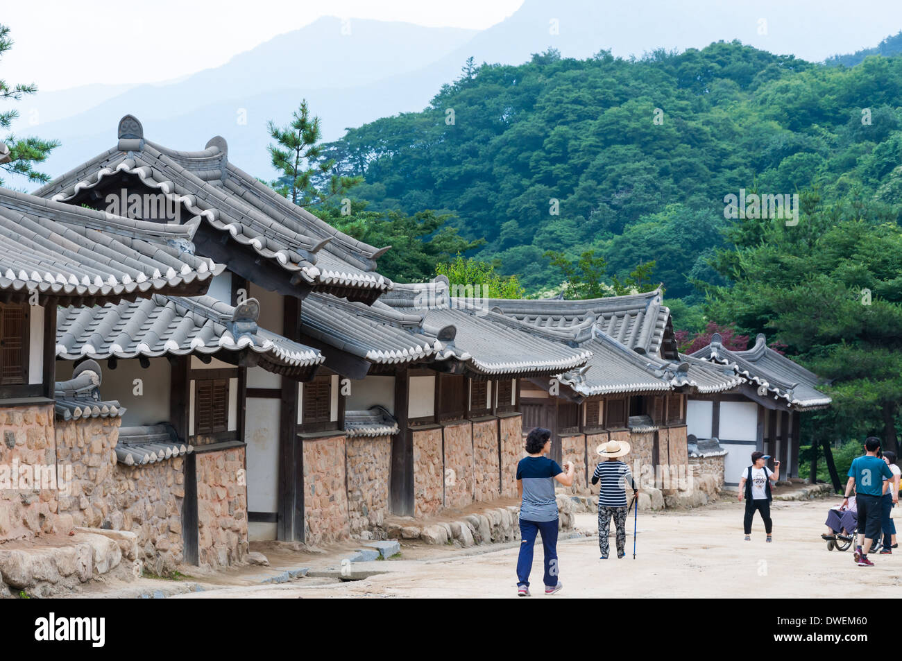 Old korean temple hires stock photography and images Alamy