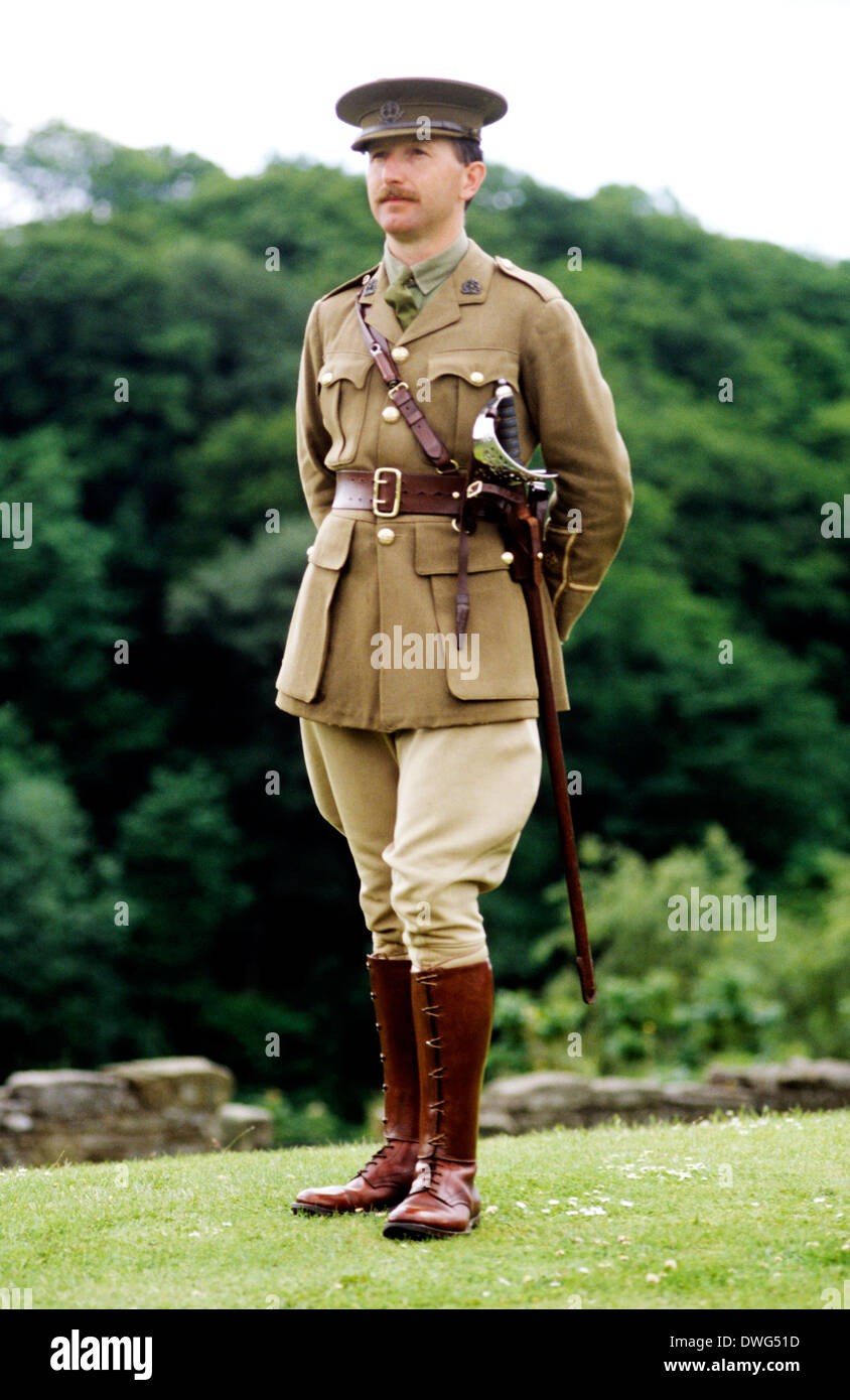 1st First World War 1, British Officer, 1914 1918, historical reenactment Army soldier