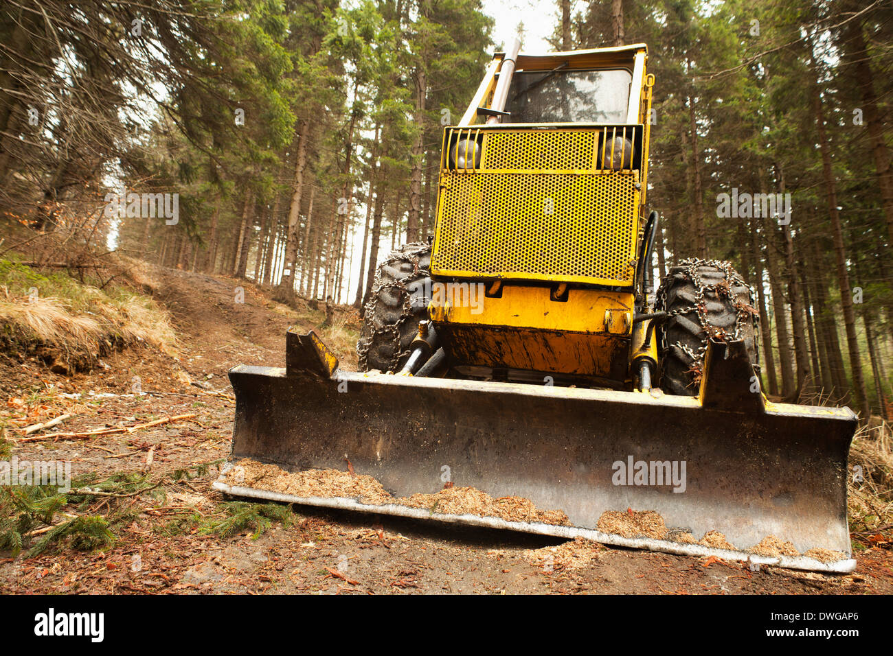 Bulldozer logging bulldozer hires stock photography and images Alamy