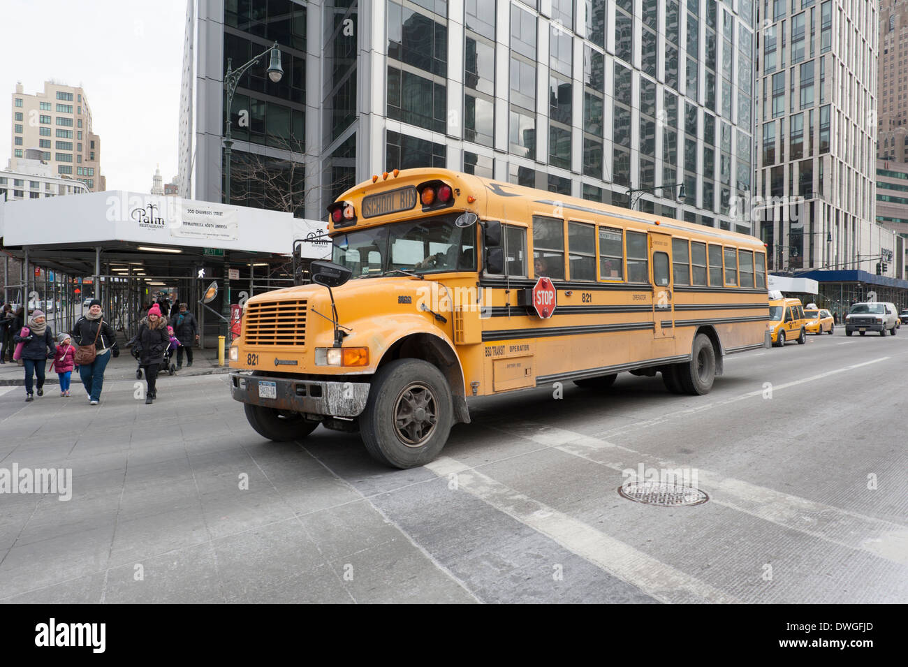 New york city school bus hi-res stock photography and images - Alamy