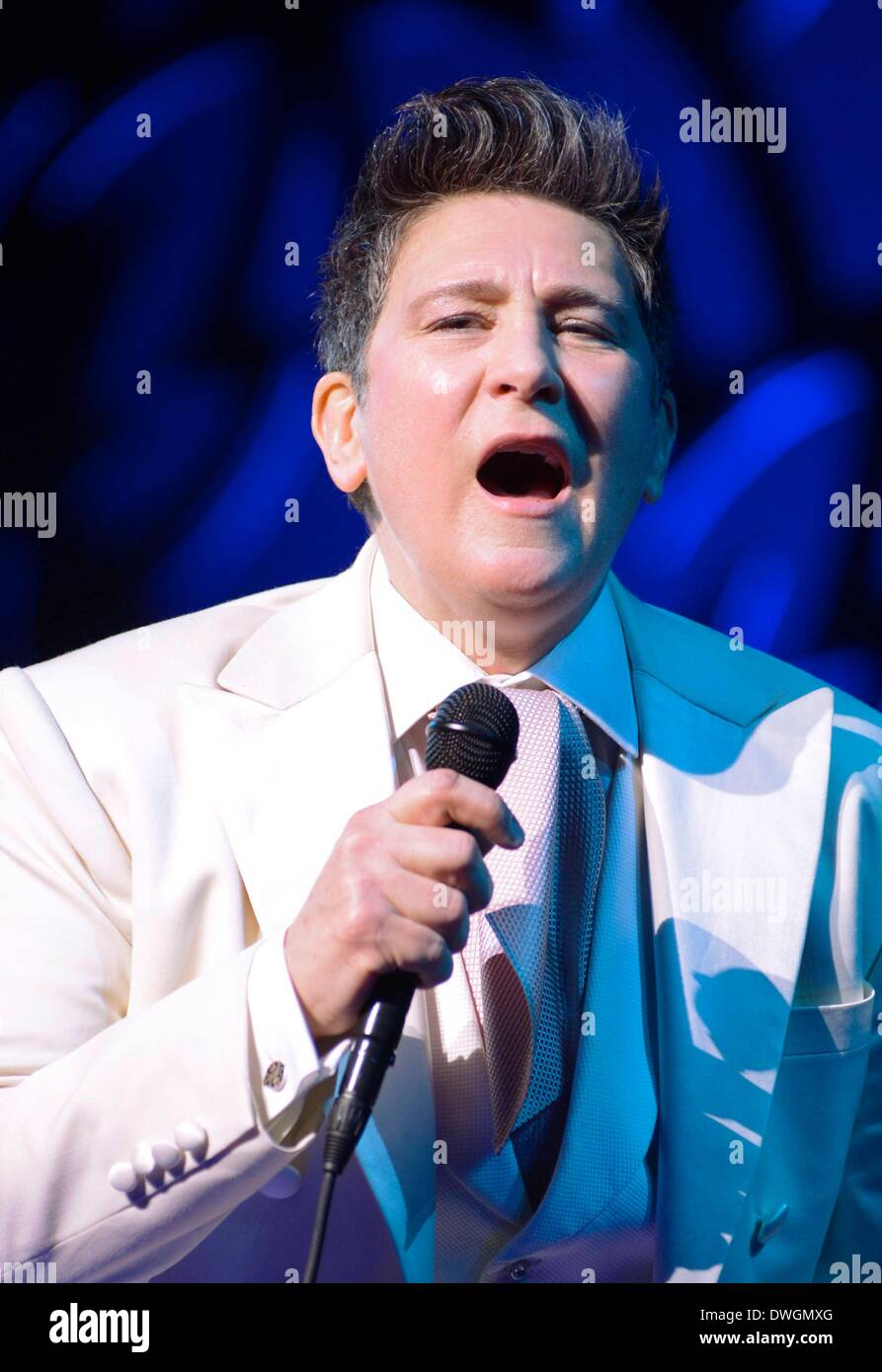 New York Ny Usa 7th Mar 2014 Kd Lang In Attendance For Kd Lang Performs Hallelujah To 