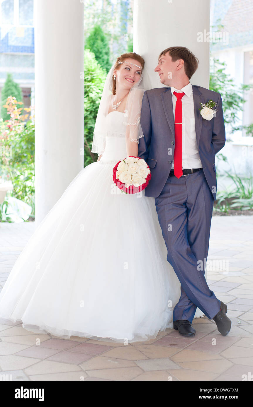Newlyweds stand hi-res stock photography and images - Alamy