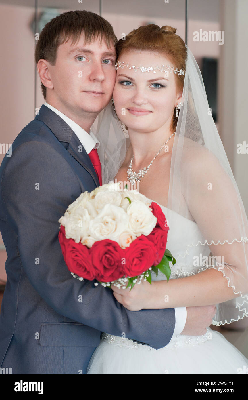 Newlyweds stand hi-res stock photography and images - Alamy