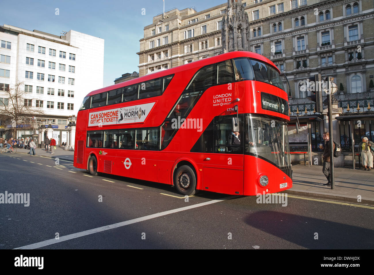 no-9-bus-outside-charing-cross-railway-station-in-london-stock-photo