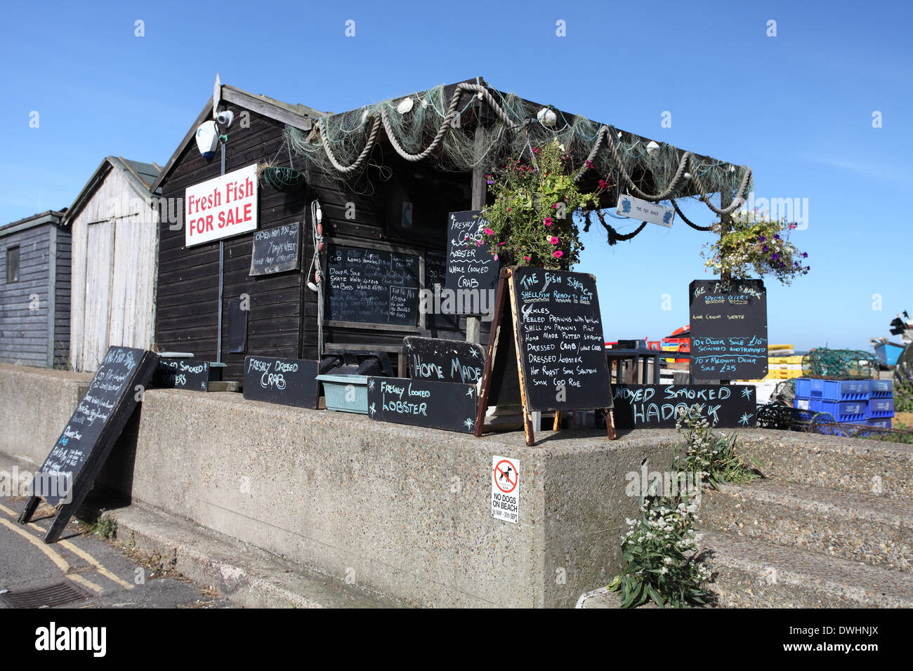 The Fish Shack at Aldeburgh selling fresh local fish and shellfish on the beach, Suffolk Stock Photo