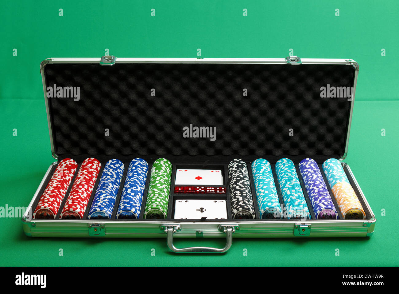 suitcase for poker with chips and cards Stock Photo Alamy