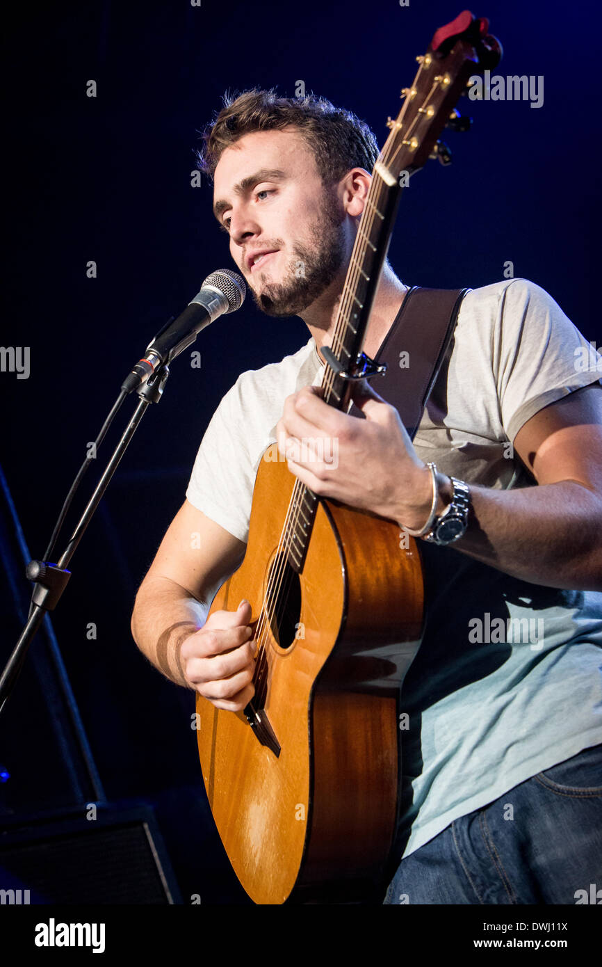 Milan Italy. 09th March 2014. The British folk blues musician RYAN KEEN perform at the music club Magazzini Generali opening the show of Tom Odell Credit:  Rodolfo Sassano/Alamy Live News Stock Photo