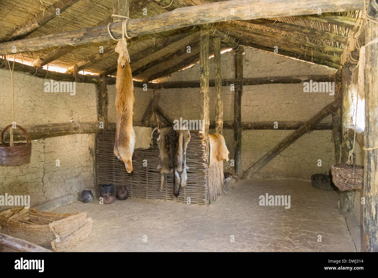 Ancient mud house interior hi-res stock photography and images - Alamy