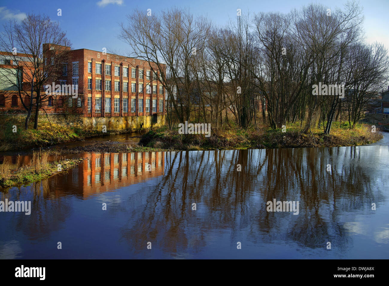 UK,South Yorkshire,Sheffield,Kelham Weir & Reflections on the River Don, viewed from Ball Street Bridge Stock Photo