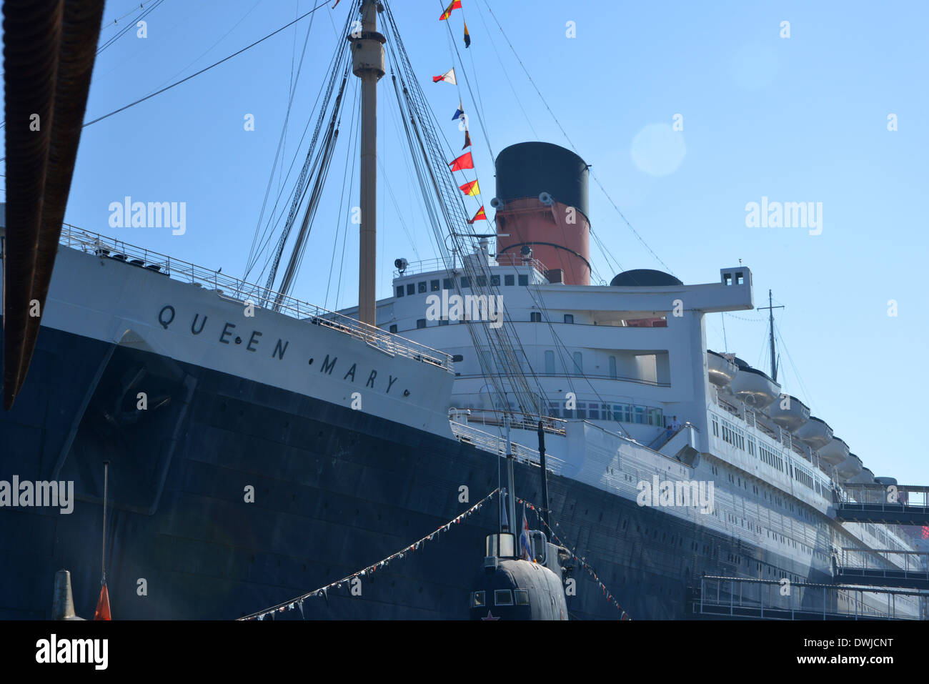 Queen Mary, 1936 art deco Cunard ocean liner, moored at Long Beach, California Stock Photo Alamy