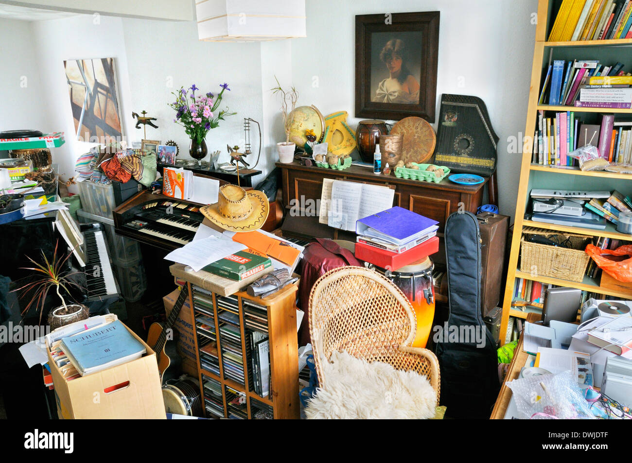 Cluttered House High Resolution Stock Photography and Images Alamy