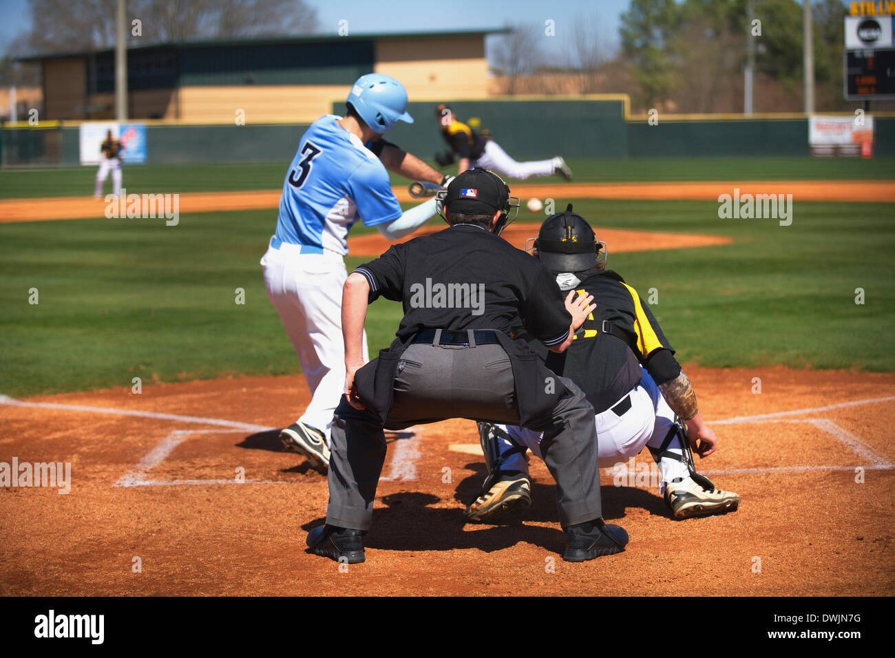Kennesaw, Georgia, USA -- Jordan Serena (3) singles to right during Saturday's doubleheader between Columbia University and Kennesaw State University. The teams split the doubleheader.   March 8, 2014. Credit:  Wayne Hughes | Alamy Live News Stock Photo