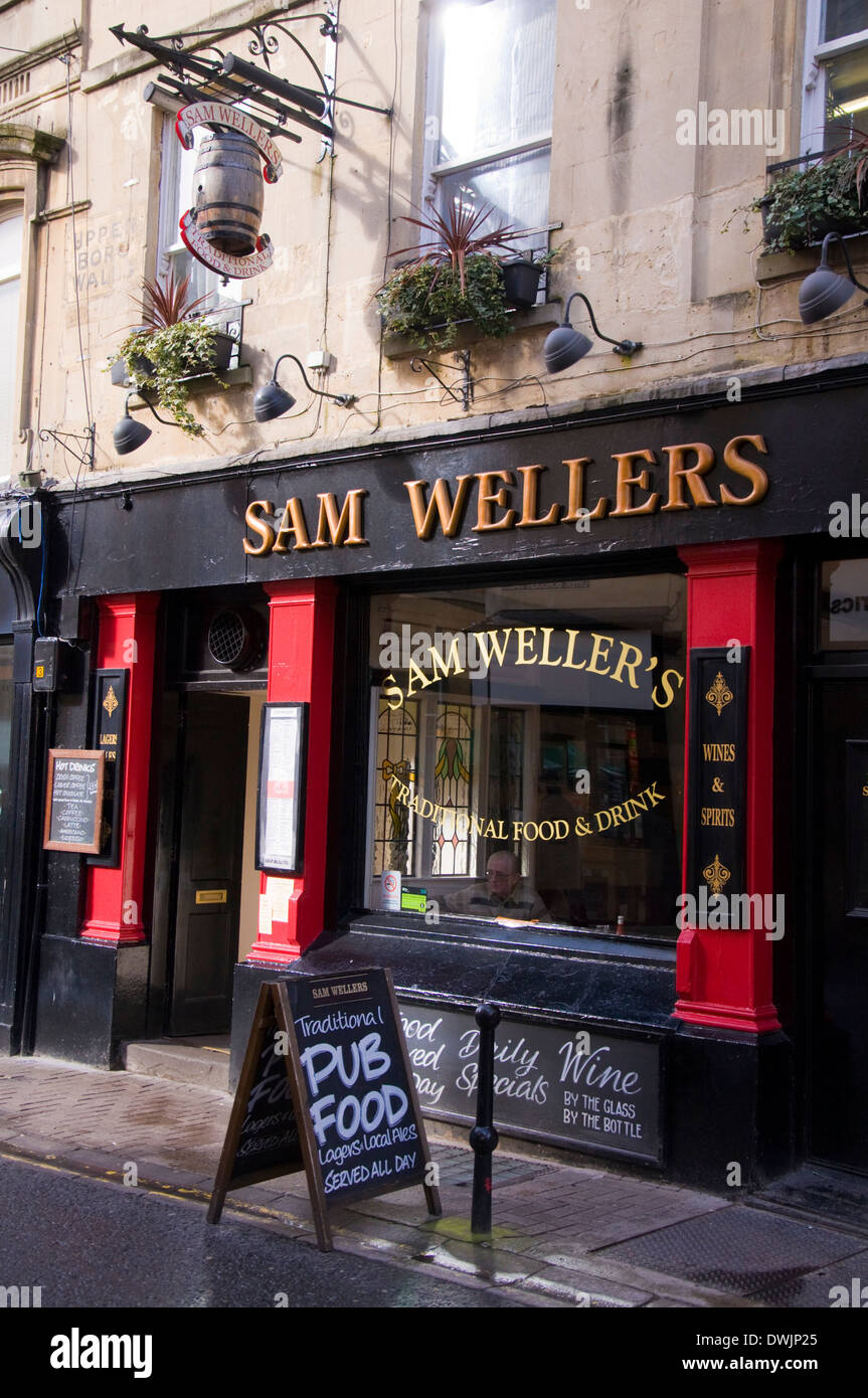 Sam Wellers traditional pub bar in Bath Somerset England Stock Photo