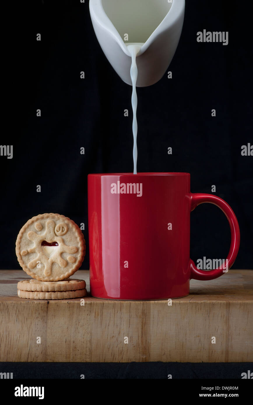 Hot milk pouring milk hires stock photography and images Alamy