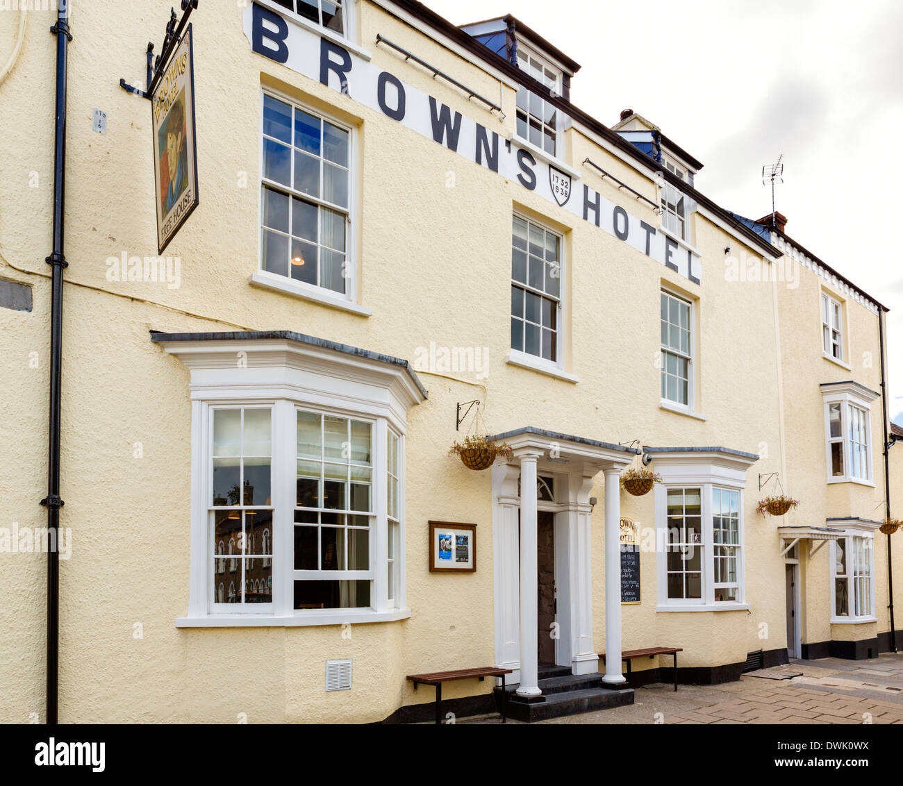 Brown's Hotel, a favourite haunt of the poet Dylan Thomas, King Street, Laugharne, Carmarthenshire, Wales, UK Stock Photo