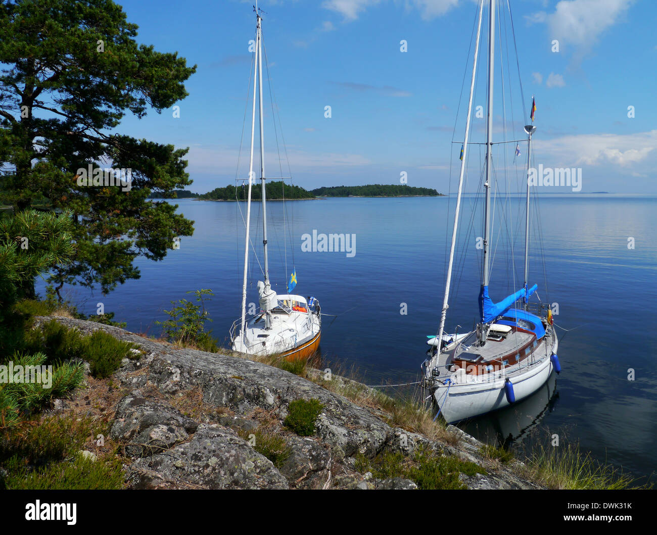 anchoring at bösshamn on lurö island at lake vänern, värmlands län, värmland, sweden Stock Photo