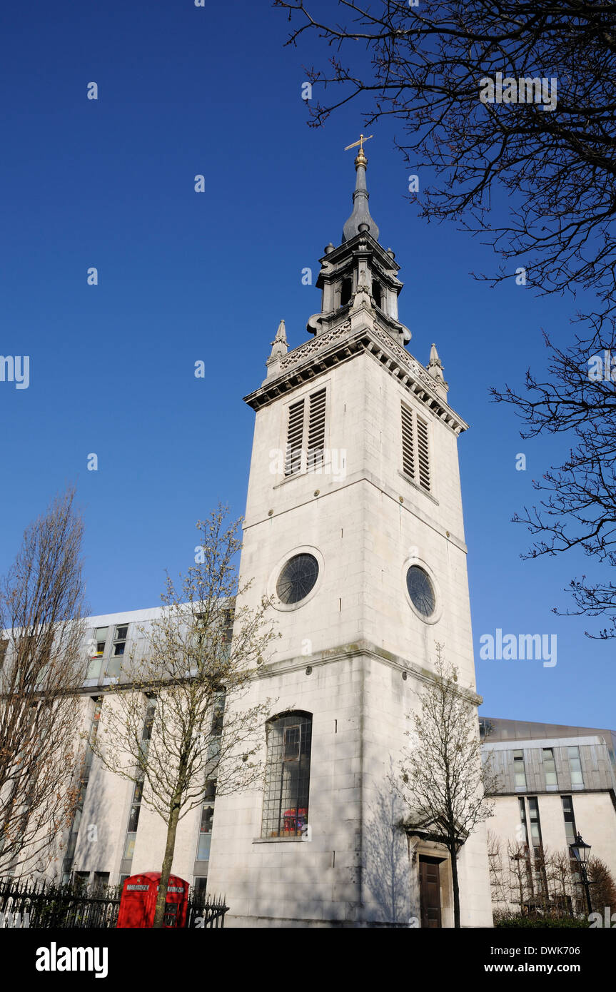 Church of St Augustine, next to St Paul's Cathedral, London UK Stock Photo
