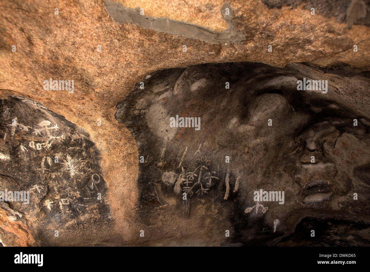 (140311) -- BAJA CALIFORNIA, March 11, 2014 (Xinhua) -- Image taken on March 9, 2014 shows detail of the 'La Cueva del Indio' cave paintings in the archaelogical site of 'El Vallecito' near La Rumorosa town Baja California, northwest of Mexico. According to the National Institute of Antropology and History (INAH, its acronym in Spanish), El Vallecito was occupied by members of the Yuman linguistic family, which originally lived in the northwest area of the state of Baja California and southern California. At the site there are rock paintings of simple lines traced with mineral dyes in white, r Stock Photo